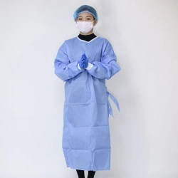 Sets of medical clothing, non-sterile, limited period of use. Execution 1, consisting of: smock, cap, mask. 377440:Sets of medic