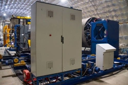 Hardware-software complex for automated manufacturing of shells for large-size capacitive equipment of pipe.