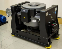 Vibrating electrodynamic test rig Vibrotron VS752
