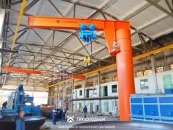 Column mounted jib cranes