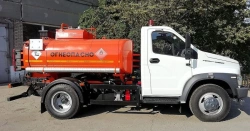 Motor vehicles for transportation of petroleum products (tank truck) type 47122, modification 47122U on the basis of GAZ C42R33
