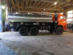 Tank truck for transporting food liquids type 576537 on KAMAZ KAMAZ chassis KAMAZ-018/2011/TRCU3axle-101 43118-A5, 43118-50, 431
