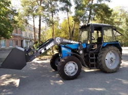 Universal agricultural loader, model PKU-0,8 modification PKU-0,8M-0.