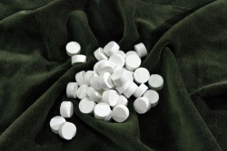 Barium fluoride for thin layer optics