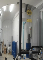 Ice cube ice maker LG, capacity 50-50000 litres (0,05-50 cubic metres), manufactured according to TU 5131-003-53838447-2014.