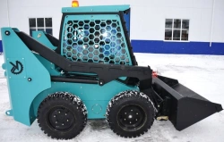 Frontal single-bucket self-propelled loader with skid steer model PMK800 (commercial name "Hercules 1060")