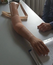 Cosmetic shoulder prosthesis