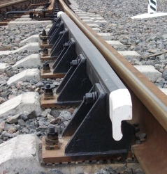 2497.20.010 Counter rail with pads type P50 grade 1/11