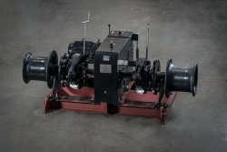 Anchor winch Type-KAEH-5-36D/36D with anchor chain stopper Type-AP24