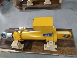 Electrohydraulic multifunctional servo drives