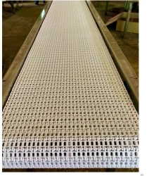 Transporter for water drainage from carcasses
