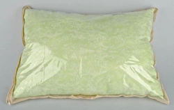 Bedding: pillows