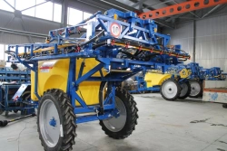Airfield liquid reagent distributor MAG 2000-21