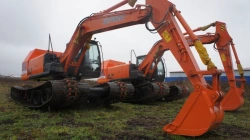 Crawler crawler full-turn single-bucket swamping excavator EGB 200