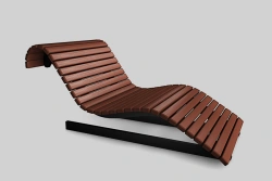 Shaped chaise longue with wide metal frame
