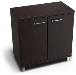 Low cupboard. Leader