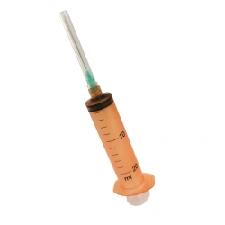 Single-use three-detail sterile injecting syringes with single-use injecting needles light-protective