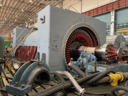 Turbogenerator of TVV-350-2U3 type for Iriklinskaya GRES, unit No.3.