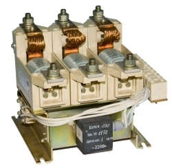 Vacuum contactor KV1,14/160-31 three-pole.