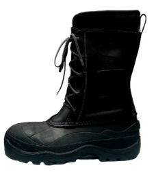 Special combined men's footwear with oil and petrol resistant rubber galoshes and leather upper with multilayer insulated lining