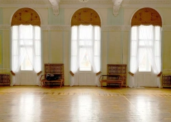 Lambrequin of complex shape, with decorative drapes, complete with textile trims - Article -00015