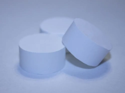 Zirconium (IV) oxide for vacuum deposition