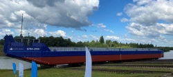 Non-self-propelled barge platform