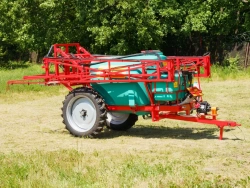 Modernised semi-trailed boom sprayer Buran