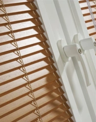 Window blinds horizontal