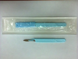 Surgical disposable scalpel with plastic handle Type 1 with blade #13