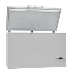 Microprocessor freezer with sound and light signalling and temperature display for storage of frozen blood plasma and