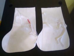 Isolating non-sterile shoe covers "Comfort +" according to TU 32.50.50-007-0062131532-2020 in variants of execution.
