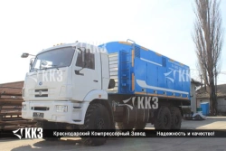 Mobile nitrogen compressor station TGA-25/13