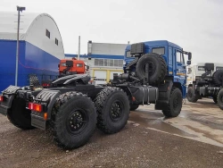 Tractor-tractor truck on KamAZ 43118 chassis of 338204-01 modification