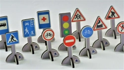 Set of board games LEARNING TRAFFIC SIGNS
