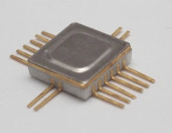 Microcircuit 521??4 C1 (gold)