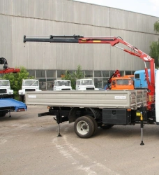 Vehicle with CMU model NR1033S produced by "Chaika-NN" Ltd, modifications 27847D, 27847Z, 27847B on the basis of GAZ 330 chassis