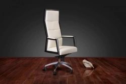 Da Vinci Armchair