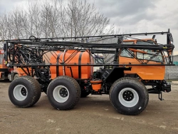 Self-propelled sprayer-spreader TUMAN-2M, complete with replaceable technological equipment (boom sprayer TUMAN-2).