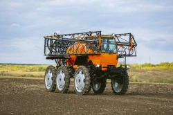 Self-propelled sprayer-spreader TUMAN-2M, complete with replaceable technological equipment (boom sprayer TUMAN-2).