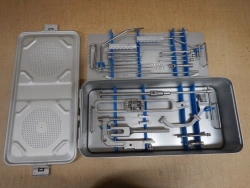 SYNCERA instrument set for intramedullary osteosynthesis of the tibia.