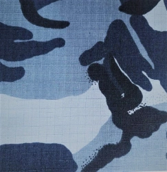 Camouflage-coloured cotton-polyester clothing fabric, article ? 52 BYU