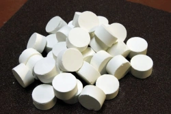 Titanium (IV) oxide for thin layer optics