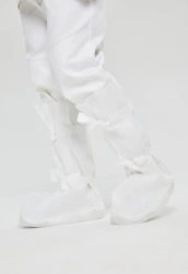 Personal protective equipment for feet made of laminated nonwoven material: footwear special additional decontaminated bahi