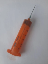Single-use syringe, three-detail, light-protected, 50 ml nominal capacity with Luer-lock tip, needle and