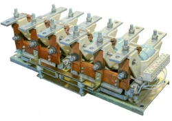 Vacuum contactor KV1,14/630-61-G reversible, with horizontal arrangement
