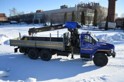 Special purpose vehicle with hydraulic loading crane of KMA type on the basis of URAL 5557 and its modifications U0K03G-5L150
