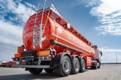 Semi-trailer-tanker for transport of light oil products BONUM 928010 (modification 928010-01) AxTr