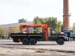 Special purpose vehicle with hydraulic loading crane of MKMA type on the base of URAL 5557 and its modifications U0k04N-5L600