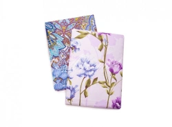 Blankets of synthetic fabrics